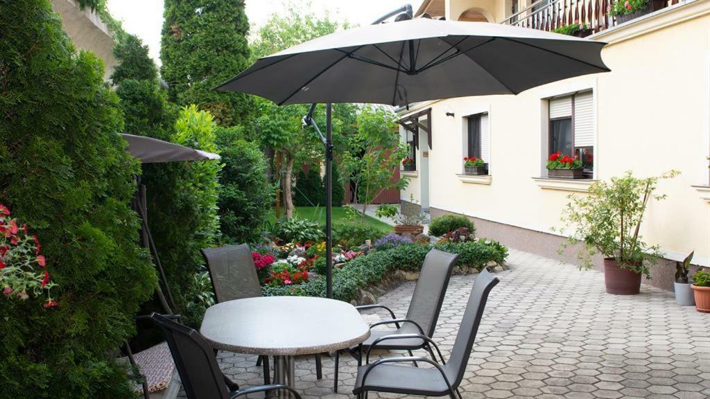 Hotel Blumenhof Wegleitner Illmitz Exterior foto